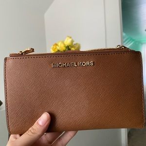 Michael kors wristlet